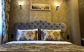 Rose Mansion By Otantik Suites